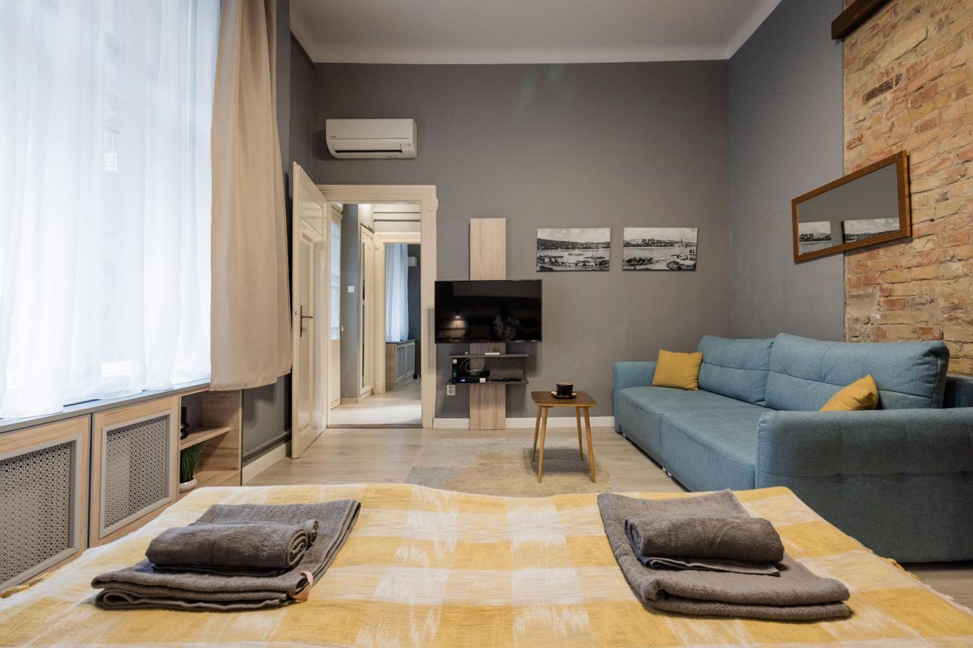 Appartement Urban Tranquillity By The Main Shopping Street à Budapest Extérieur photo