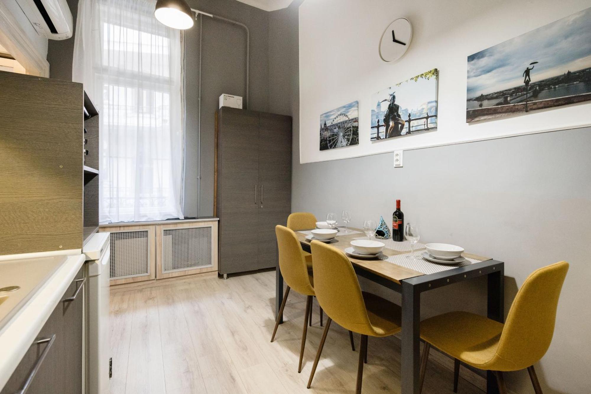 Appartement Urban Tranquillity By The Main Shopping Street à Budapest Extérieur photo